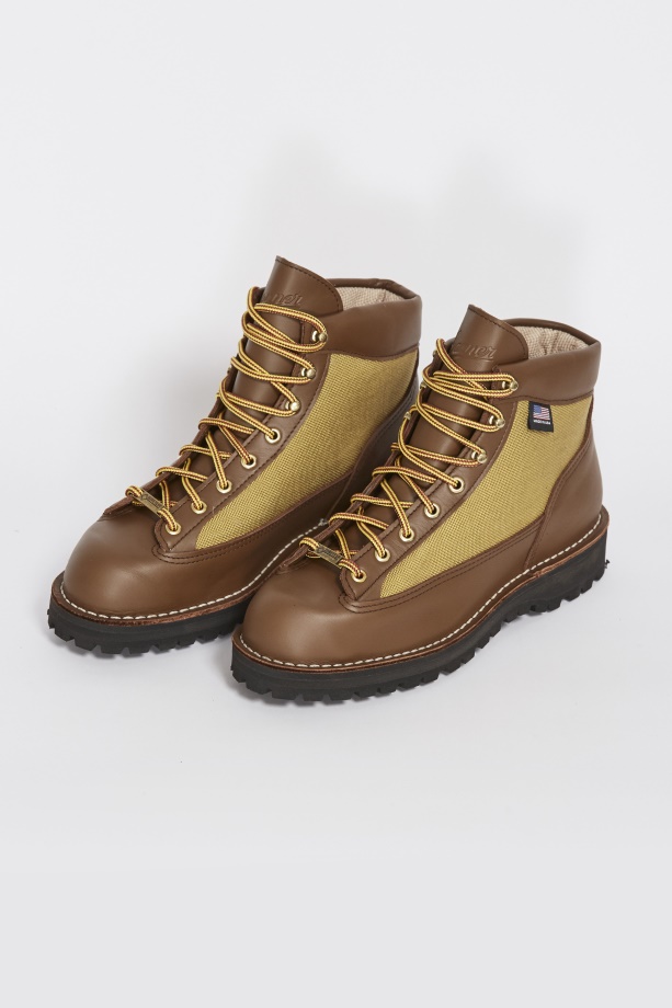 Kaki Deschis Danner Nou